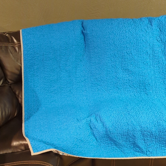 Twin 58x86 Inch Elegant Blue and Gray Mandala Quilt - Picture 7 of 10